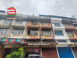 For sale 2 bedrooms retail Space in Phra Khanong, Bangkok