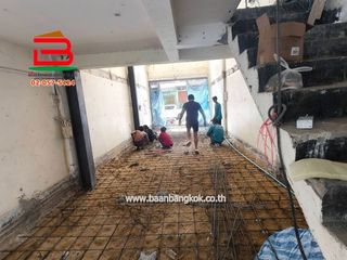 For sale 2 bedrooms retail Space in Phra Khanong, Bangkok