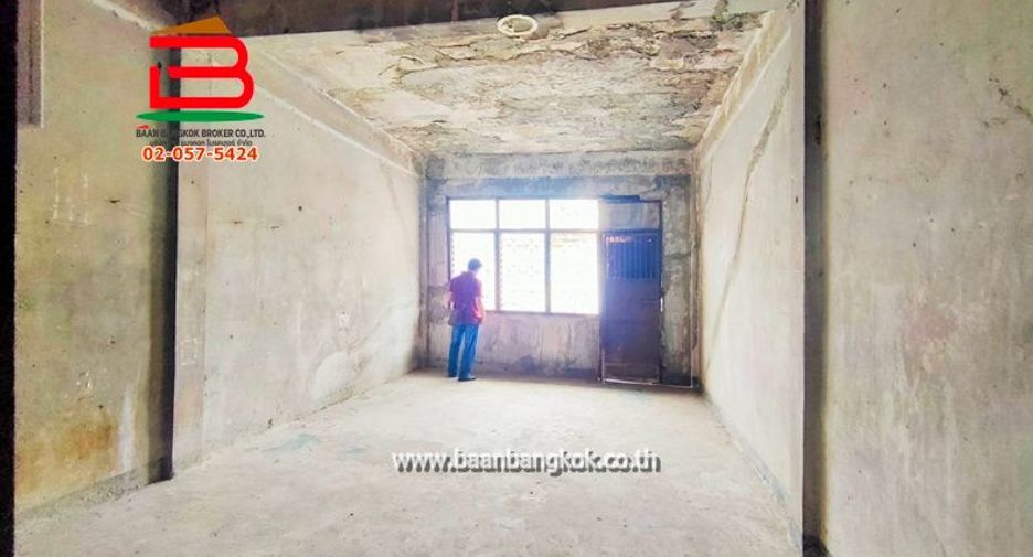 For sale 2 bedrooms retail Space in Phra Khanong, Bangkok