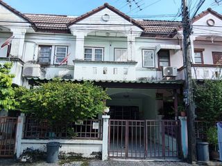 For sale 3 bed townhouse in Thanyaburi, Pathum Thani