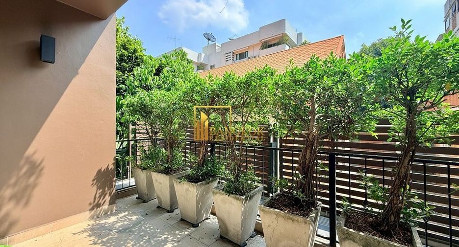 For rent 3 bedrooms apartment in Pathum Wan, Bangkok