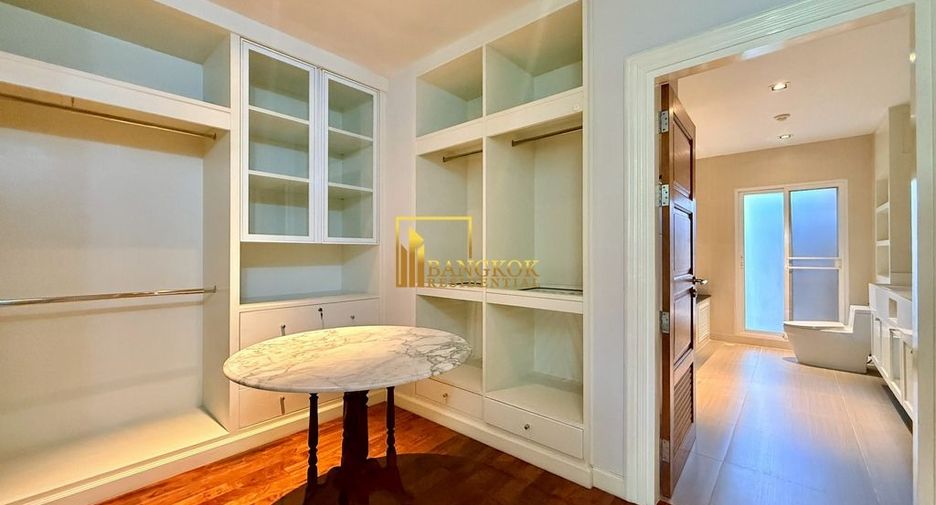 For rent 3 bedrooms apartment in Pathum Wan, Bangkok