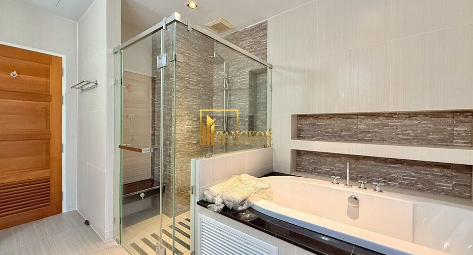 For rent 3 bedrooms apartment in Pathum Wan, Bangkok