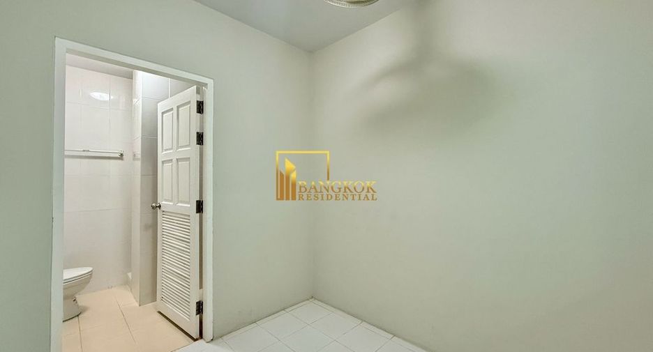 For rent 3 bedrooms apartment in Pathum Wan, Bangkok
