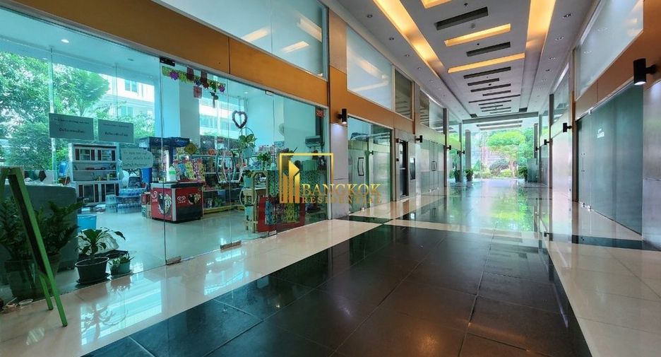 For rent そして for sale 2 ベッドルーム condo in Watthana, Bangkok