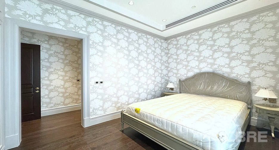 For sale 2 ベッドルーム condo in Pathum Wan, Bangkok