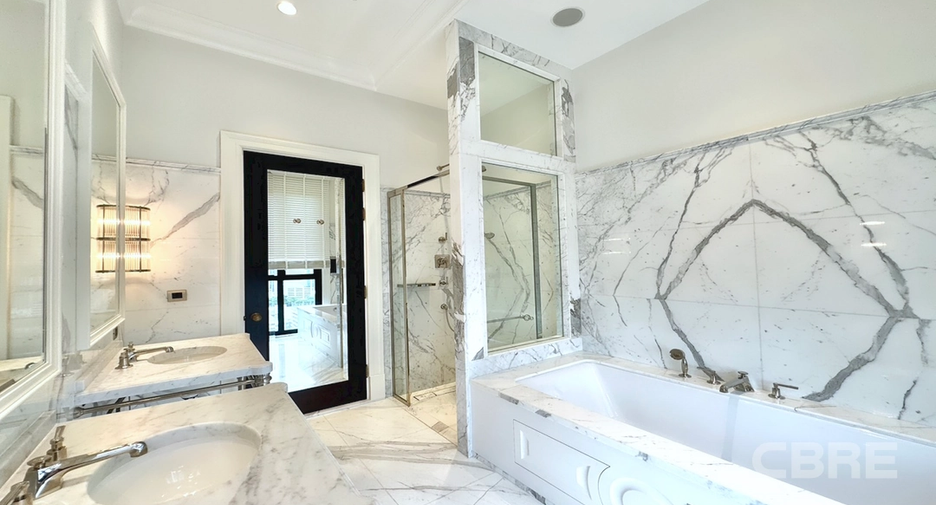 For sale 2 ベッドルーム condo in Pathum Wan, Bangkok