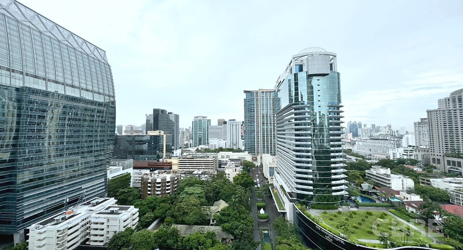 For sale 2 ベッドルーム condo in Pathum Wan, Bangkok