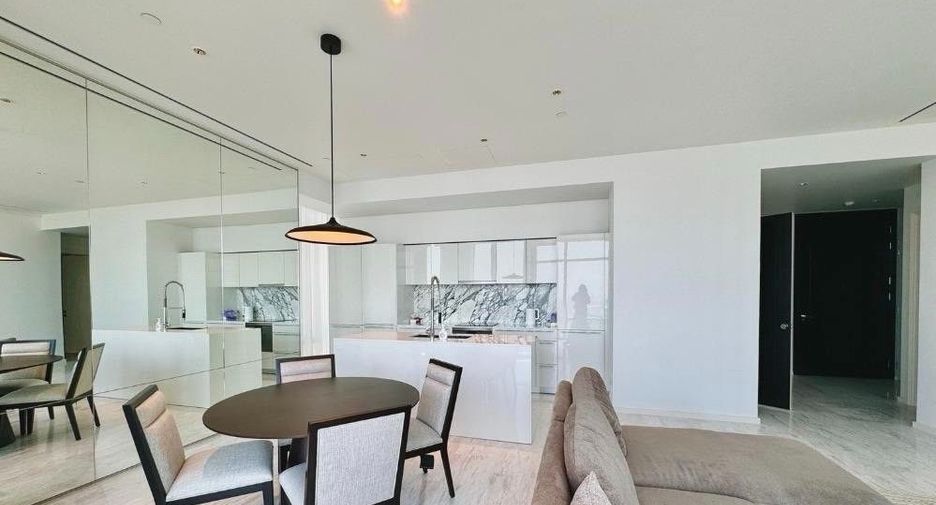 Condo en alquiler de 2 habitaciones en Bang Kho Laem, Bangkok