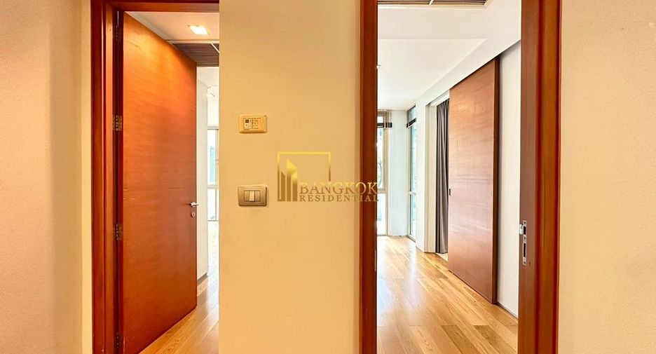 For rent 3 bedrooms condo in Khlong Toei, Bangkok