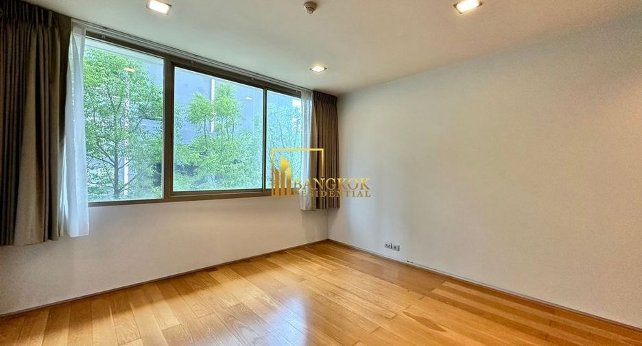 For rent 3 bedrooms condo in Khlong Toei, Bangkok