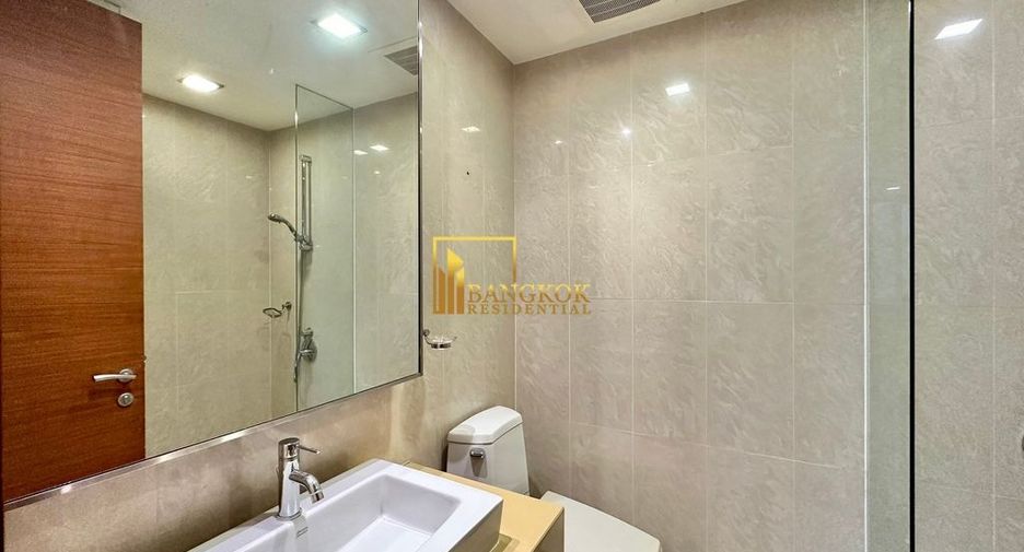 For rent 3 bedrooms condo in Khlong Toei, Bangkok