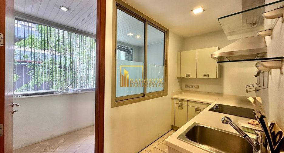 For rent 3 bedrooms condo in Khlong Toei, Bangkok