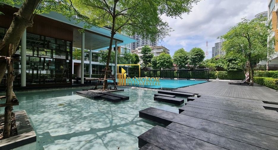 For rent 3 bedrooms condo in Khlong Toei, Bangkok