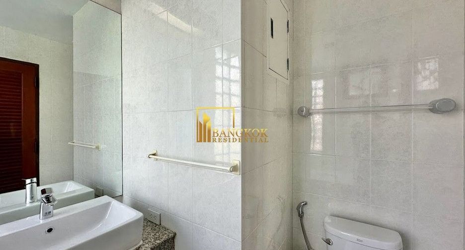 For rent 2 bedrooms apartment in Watthana, Bangkok