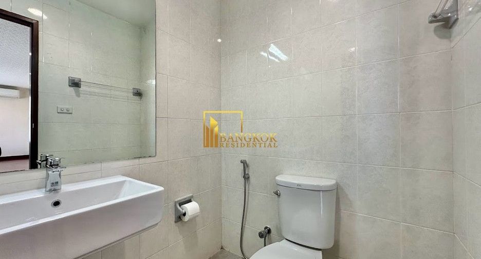 For rent 2 bedrooms apartment in Watthana, Bangkok
