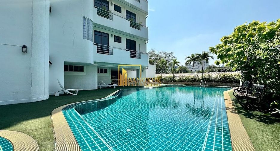 For rent 2 bedrooms apartment in Watthana, Bangkok