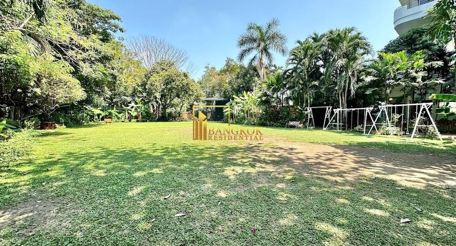 For rent 2 bedrooms apartment in Watthana, Bangkok