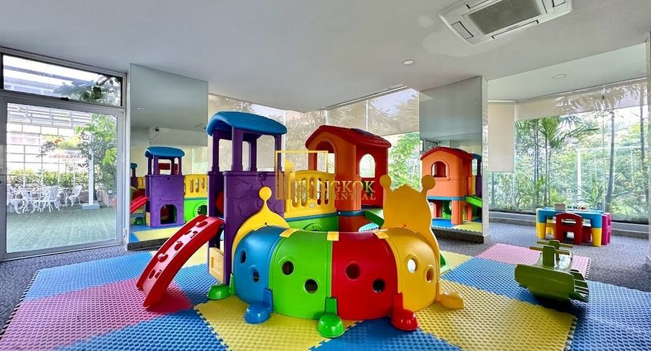 For rent 2 bedrooms apartment in Watthana, Bangkok