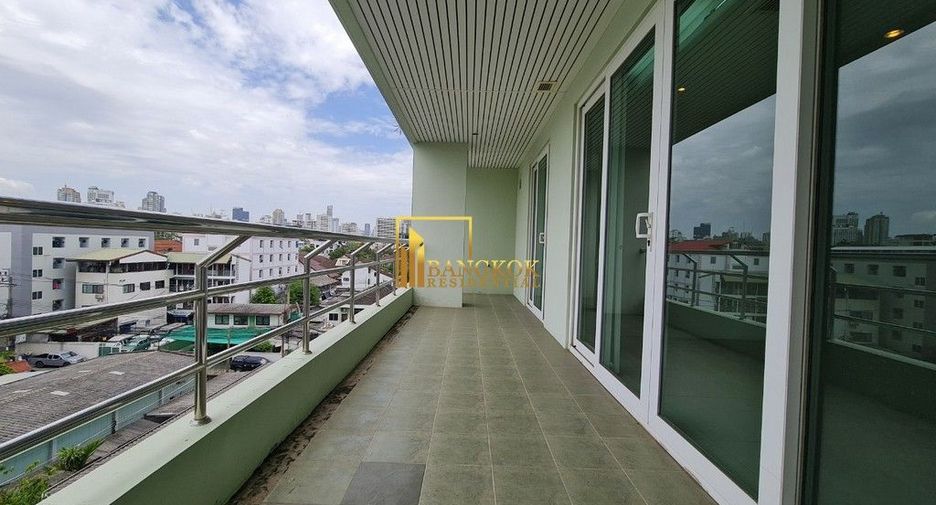 Apartamento en alquiler de 4 habitaciones en Watthana, Bangkok