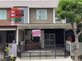 For sale 4 Beds townhouse in Lam Luk Ka, Pathum Thani