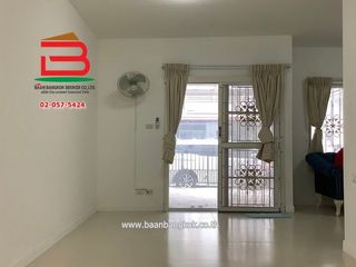 For sale 4 Beds townhouse in Lam Luk Ka, Pathum Thani