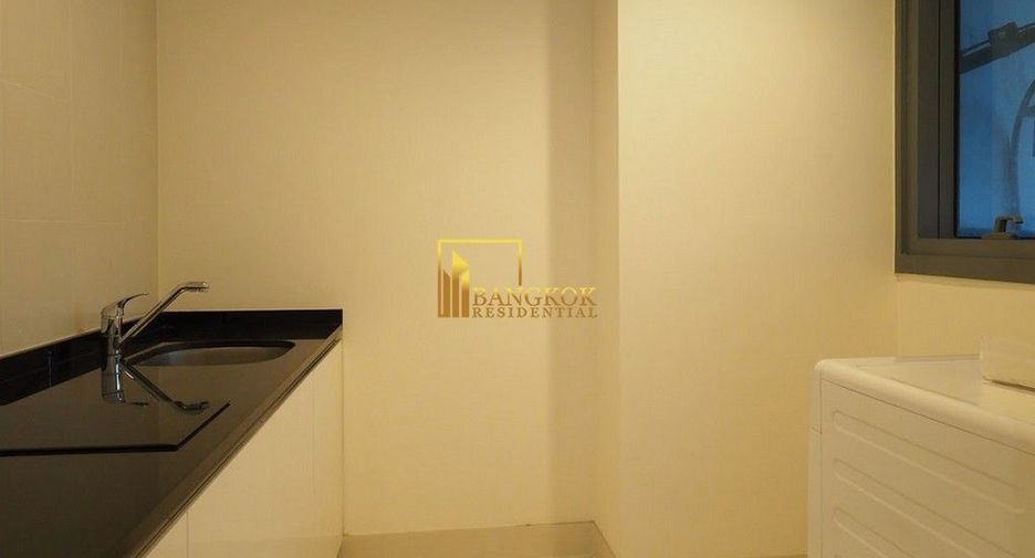 For rent 2 bedrooms condo in Yan Nawa, Bangkok