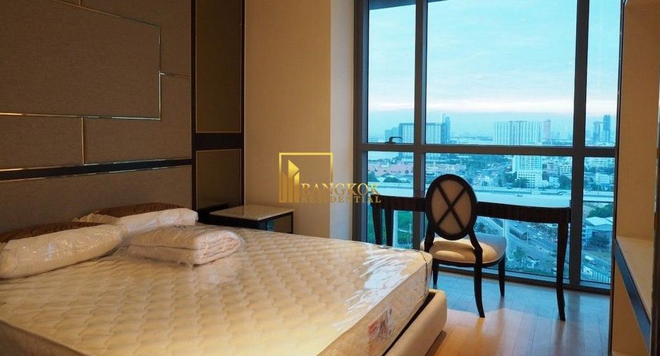 For rent 2 bedrooms condo in Yan Nawa, Bangkok