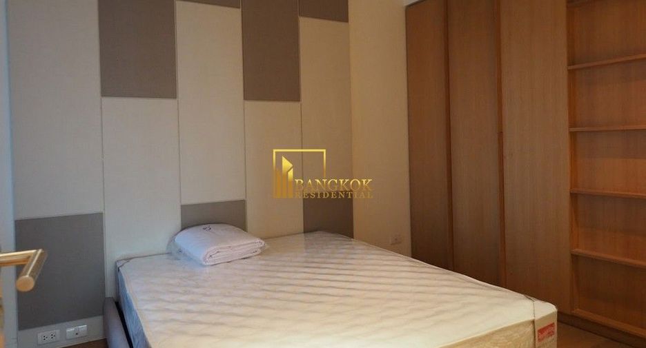 For rent 2 bedrooms condo in Yan Nawa, Bangkok