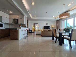 For rent 3 bedrooms serviced apartment in Watthana, Bangkok