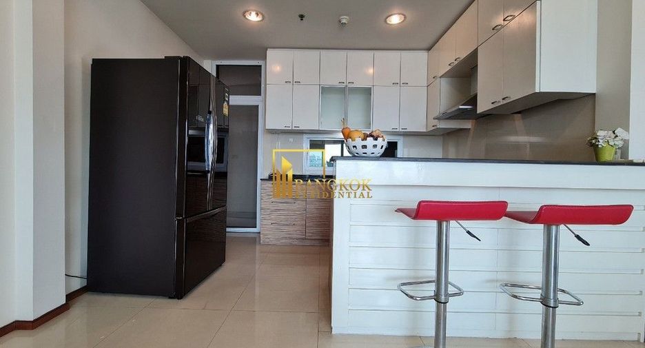 ให้เช่า 3 ห้องนอน เซอร์วิสอพาร์ตเมนต์ ใน วัฒนา, กรุงเทพฯ