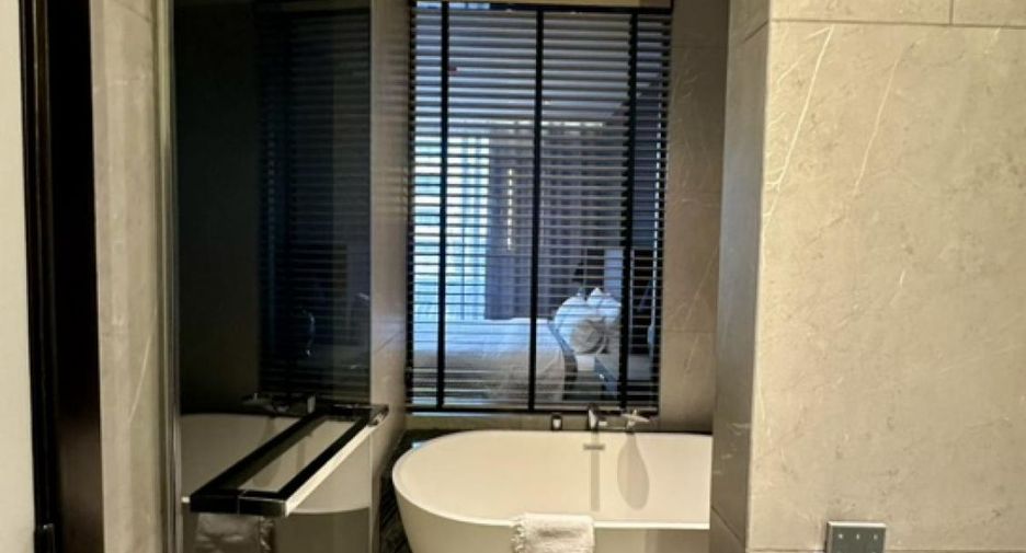 For rent 1 bed condo in Watthana, Bangkok