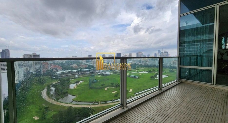 For rent 2 bedrooms condo in Pathum Wan, Bangkok
