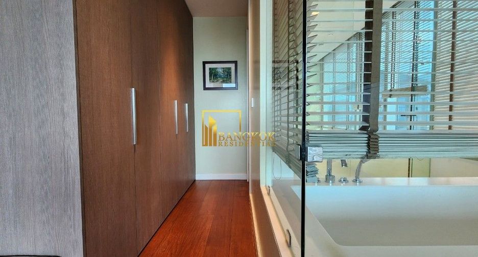 For rent 2 bedrooms condo in Pathum Wan, Bangkok