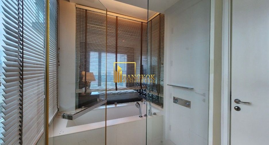For rent 2 bedrooms condo in Pathum Wan, Bangkok
