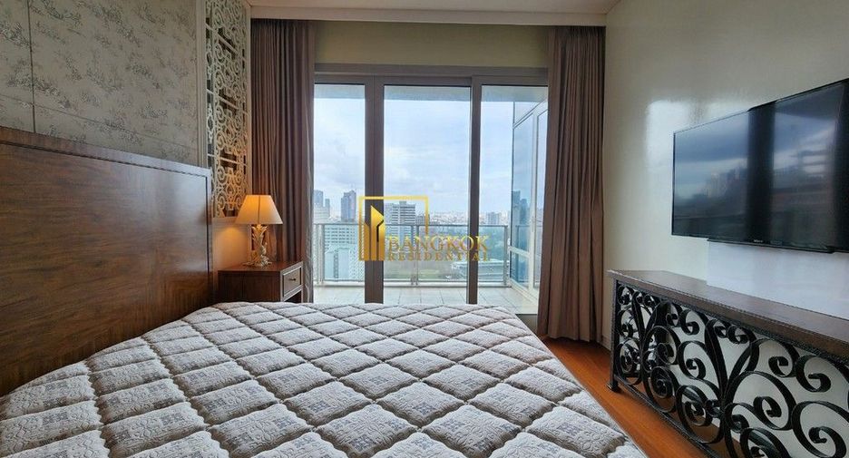 For rent 2 bedrooms condo in Pathum Wan, Bangkok