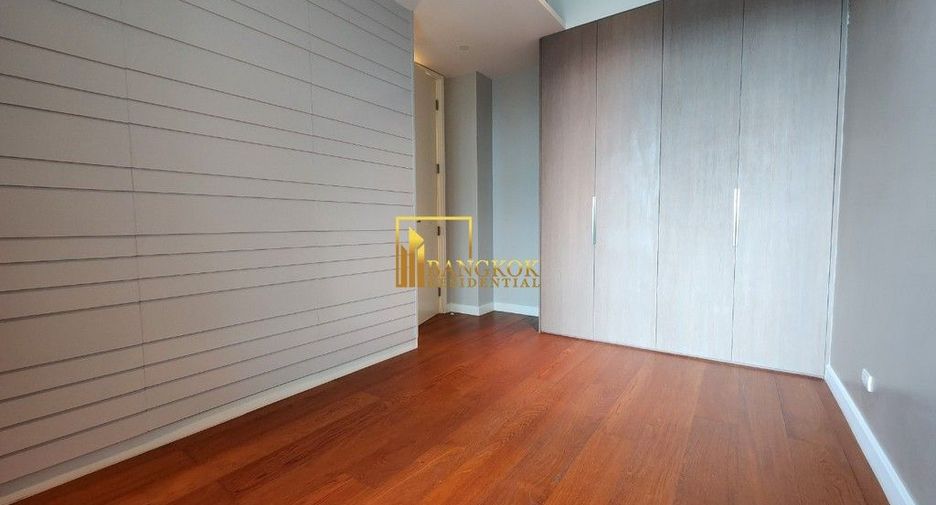 For rent 2 bedrooms condo in Pathum Wan, Bangkok