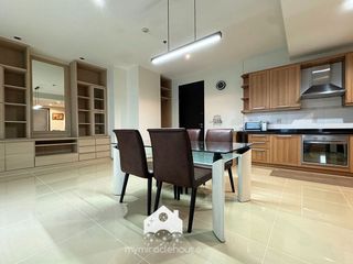 For rent 2 bed condo in Khlong Toei, Bangkok