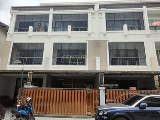 Casa adosada en venta de 5 habitaciones en Bang Kho Laem, Bangkok