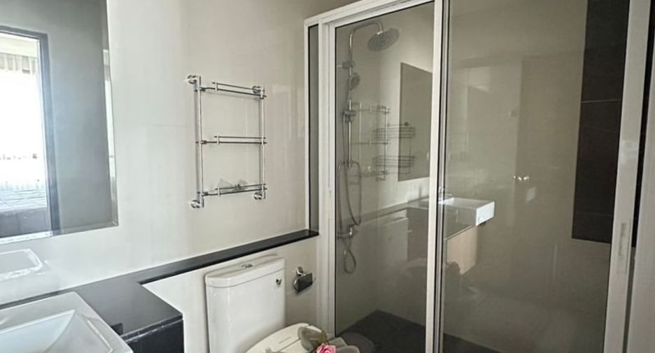 For rent そして for sale 2 ベッドルーム condo in Si Racha, Chonburi