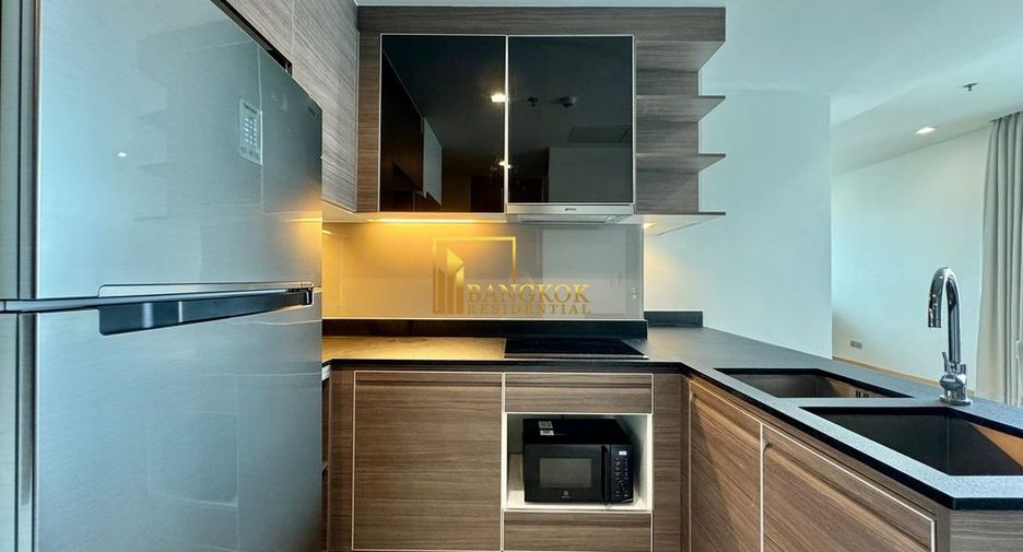 For rent 2 bedrooms condo in Khlong Toei, Bangkok