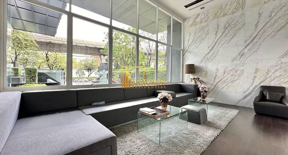 For rent 2 bedrooms condo in Khlong Toei, Bangkok