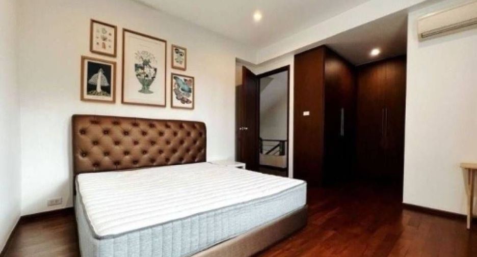 Reihenhaus zur Miete mit 4 Zimmer in Watthana, Bangkok