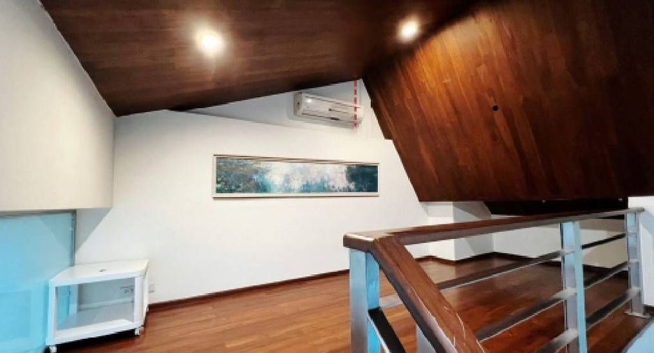 Reihenhaus zur Miete mit 4 Zimmer in Watthana, Bangkok