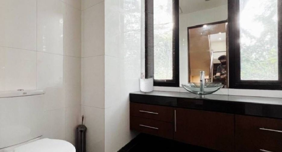 Reihenhaus zur Miete mit 4 Zimmer in Watthana, Bangkok