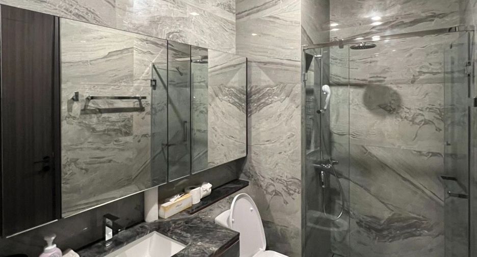 À vendre 1 chambre condo à Khlong Toei, Bangkok