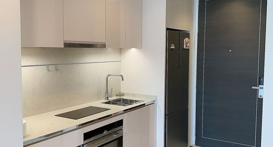 For sale 1 Beds condo in Sathon, Bangkok