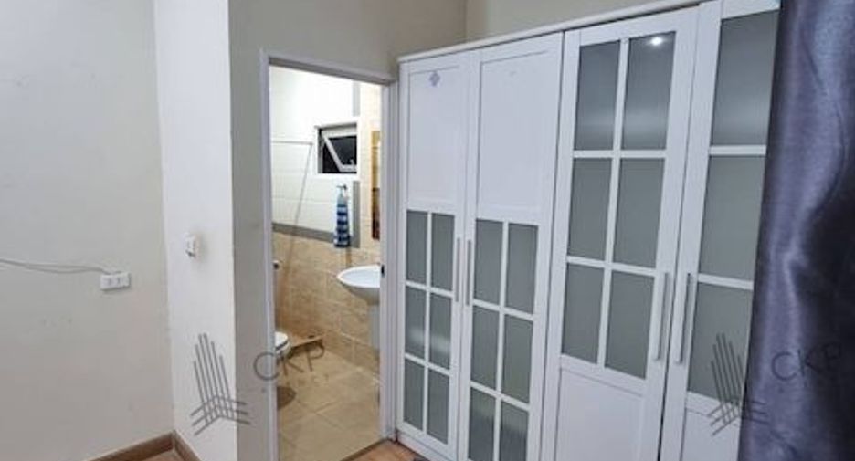 For sale 4 bedrooms house in Mueang Nonthaburi, Nonthaburi