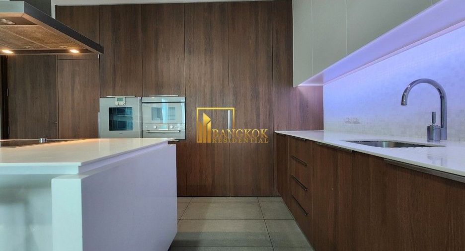 For rent 2 ベッドルーム condo in Pathum Wan, Bangkok