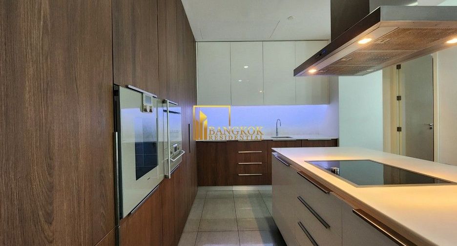 For rent 2 ベッドルーム condo in Pathum Wan, Bangkok